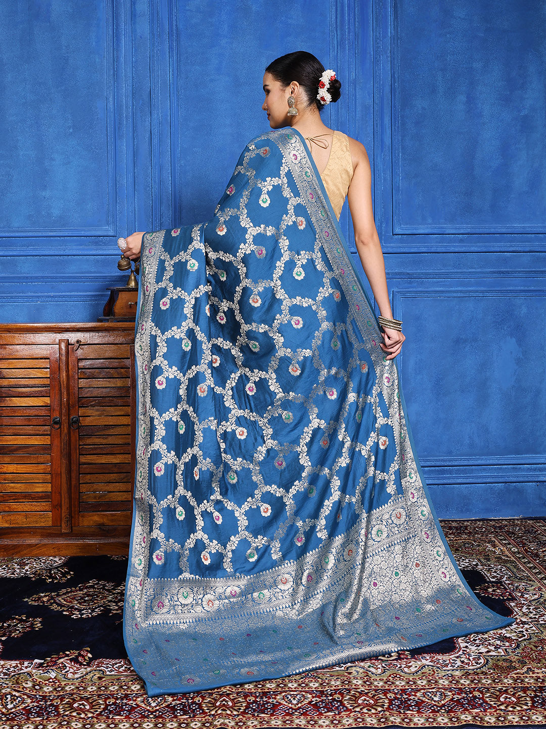 Zari Border Booti Cotton Blend Woven Saree