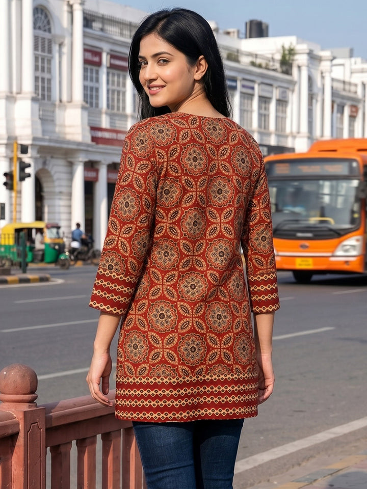 Red Embroidered Cotton Blend Straight Round Neck Suit Set