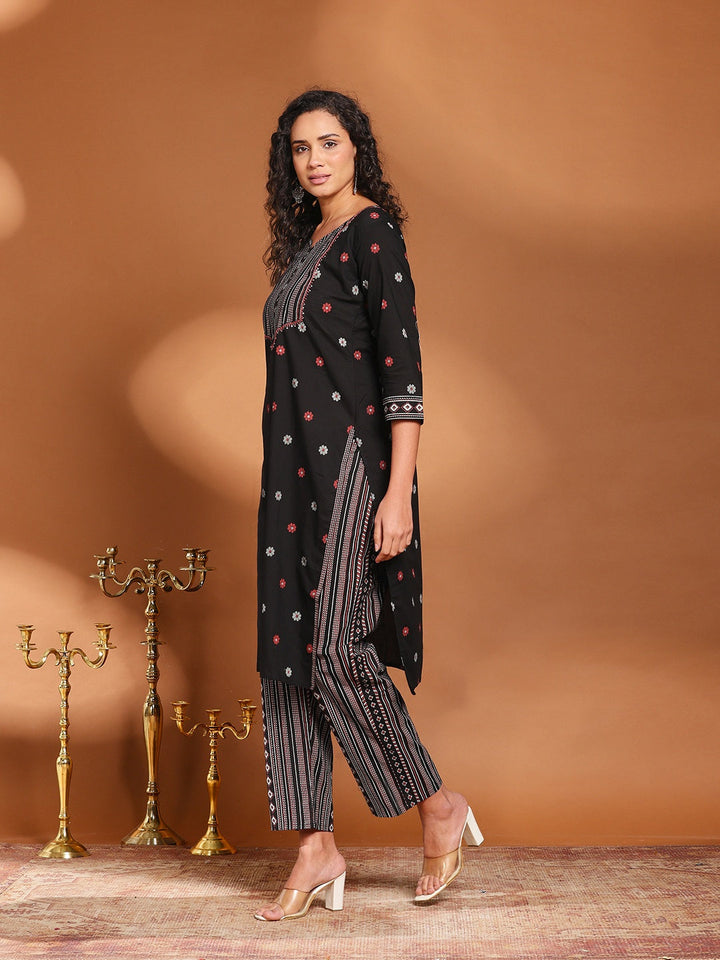 Printed Cotton Blend Kurta With Pant