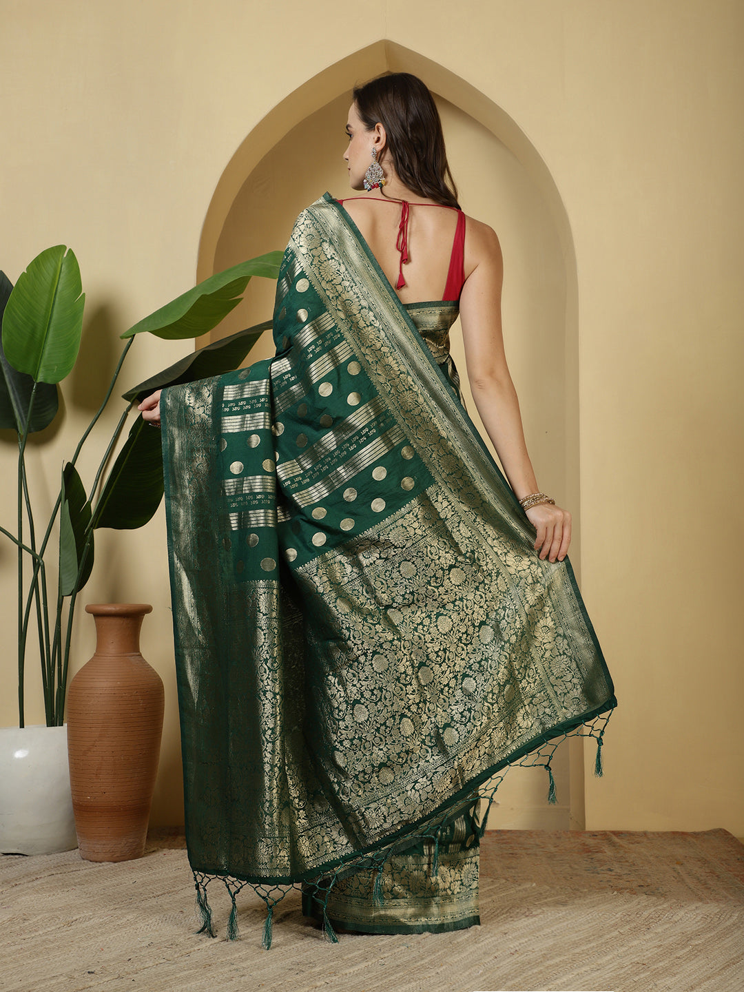 Zaari Jaal Crepe Saree
