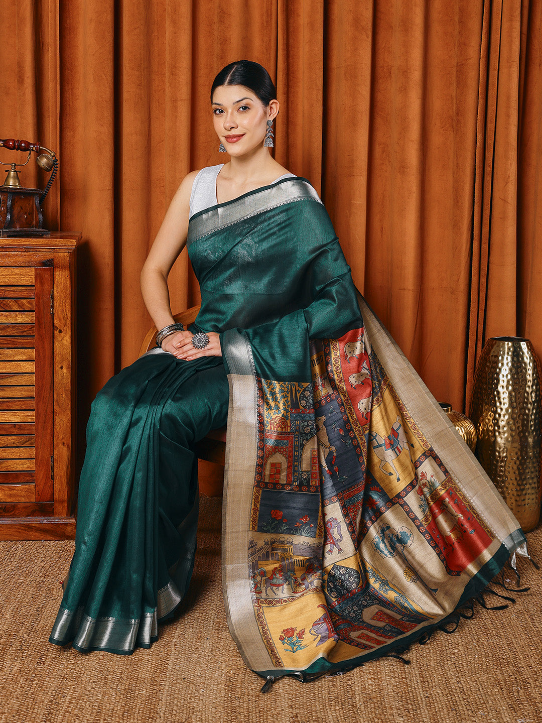 Plain Art slik Saree
