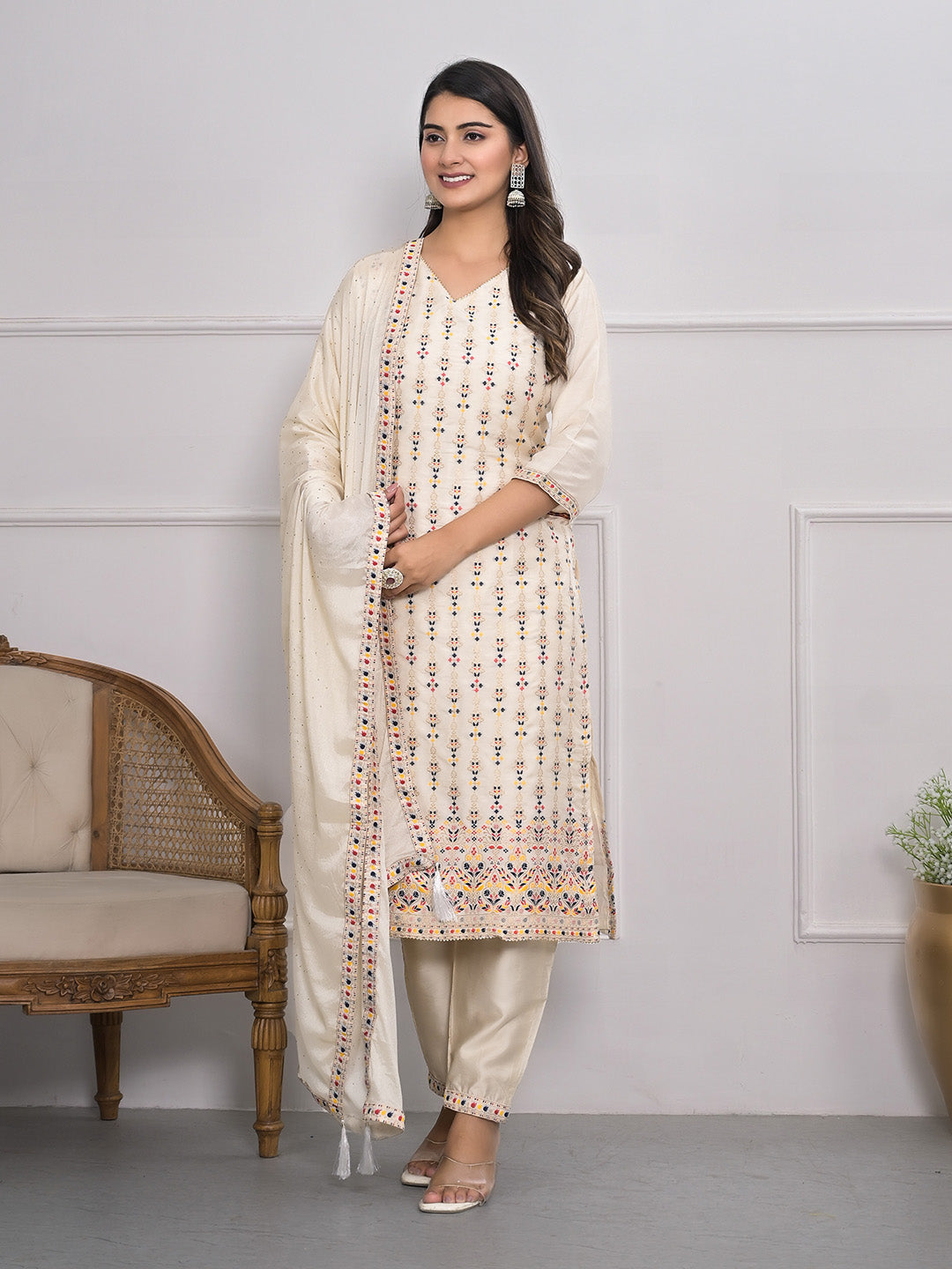 Embroidered Chanderi Kurta With Pants &amp; Dupatta