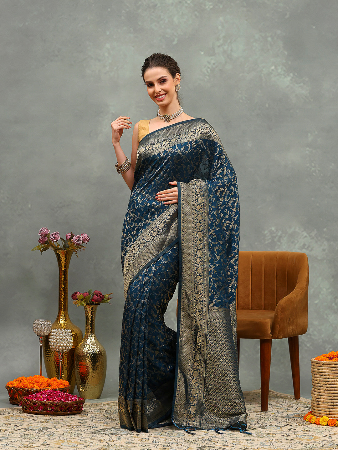 Zaari Jaal Crepe Saree