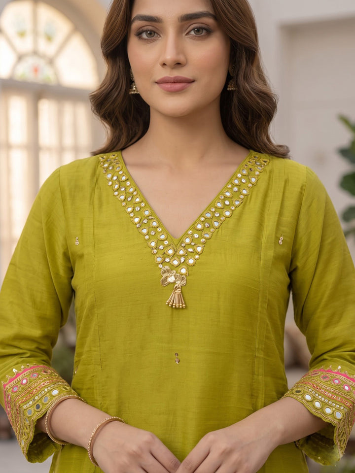 Mustard Embroidred Chanderi Kurta With Pant &amp; Dupatta