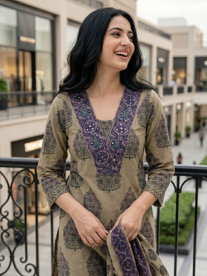 Purple Embroidered Cotton Blend Straight Round Neck Suit Set