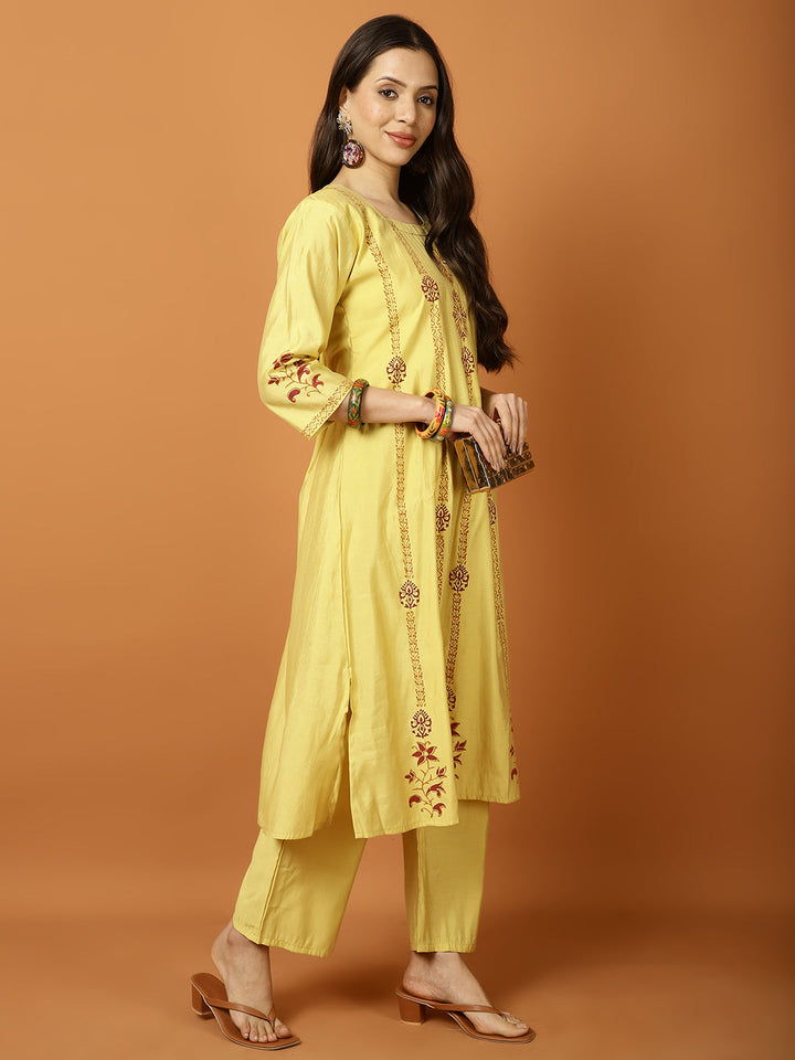 Neck Embroidered Cotton Blend Kurta
