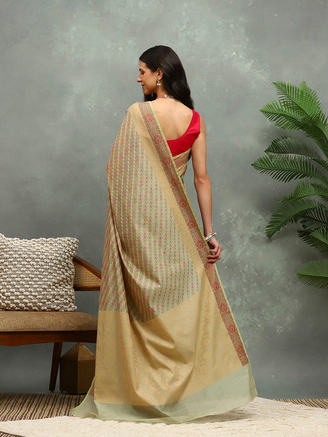 Resham Woven Design Cotton Blend Woven Saree