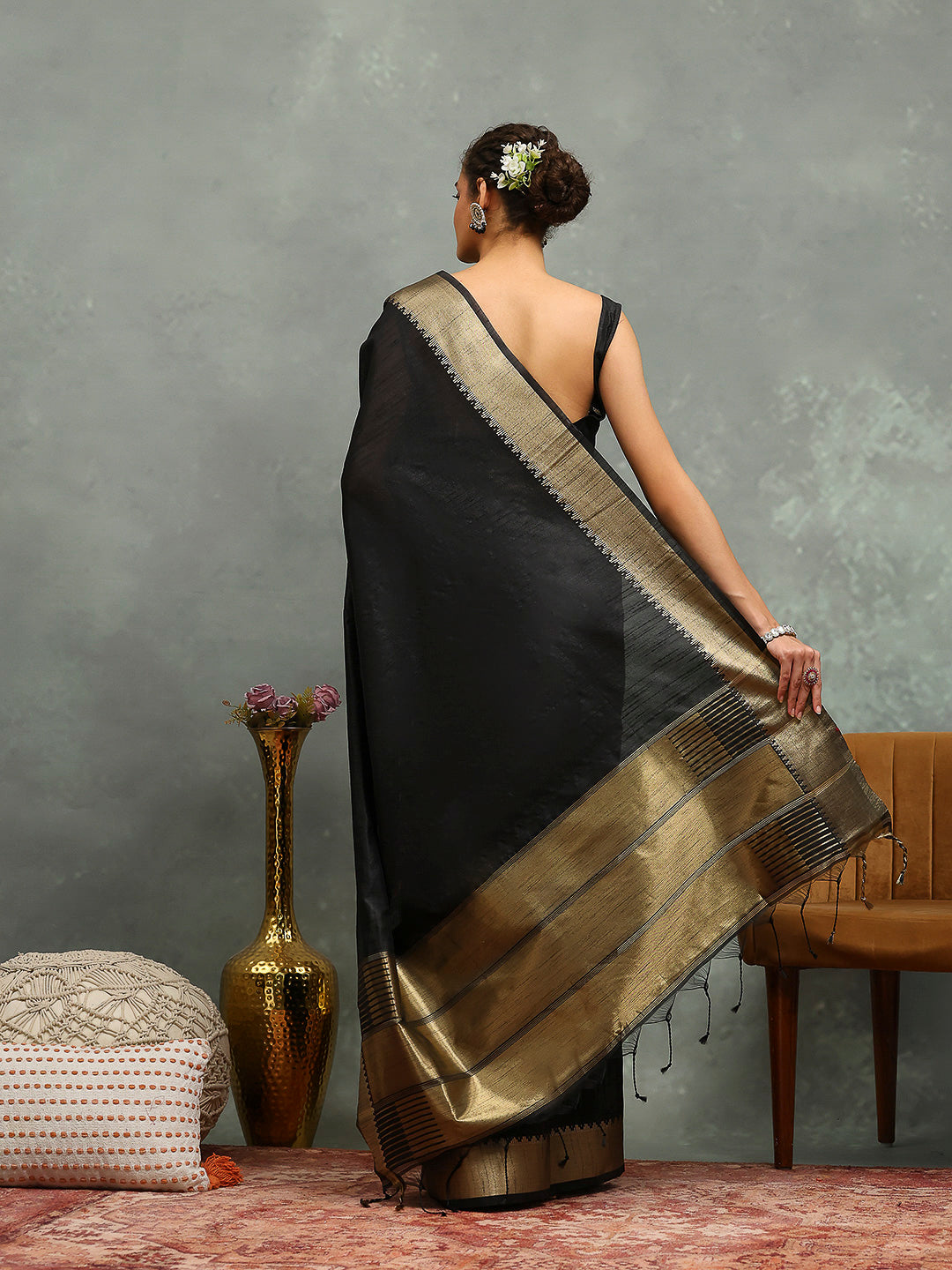 Plain Art slik Saree