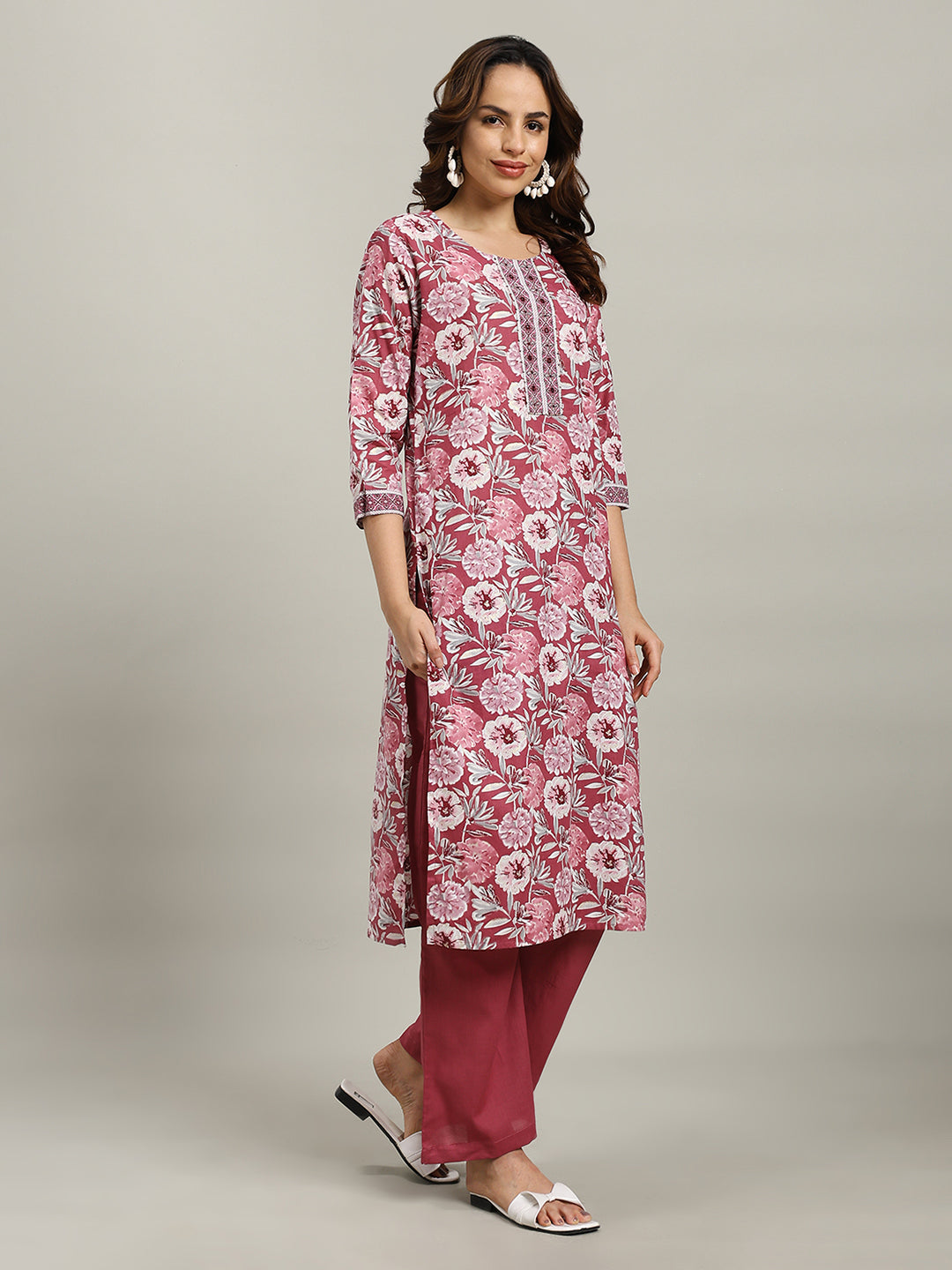 Floral Parinted Cotton Blend Kurta With Pants & Dupatta