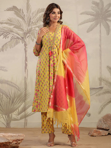 Digital Floral Printed Cotton Blend Kurta With Pants & Dupatta