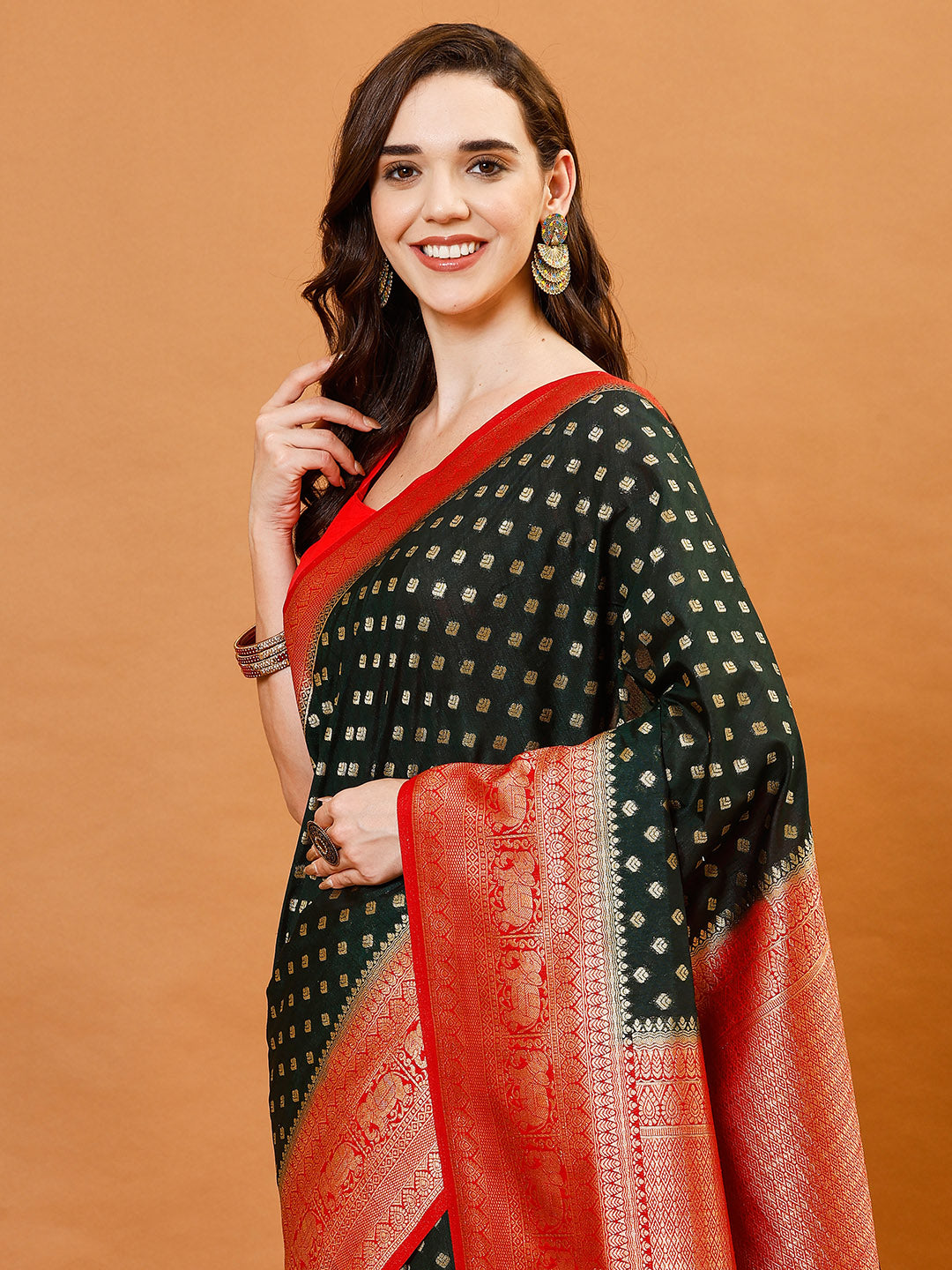 Zari Border Booti Handloom Woven Saree