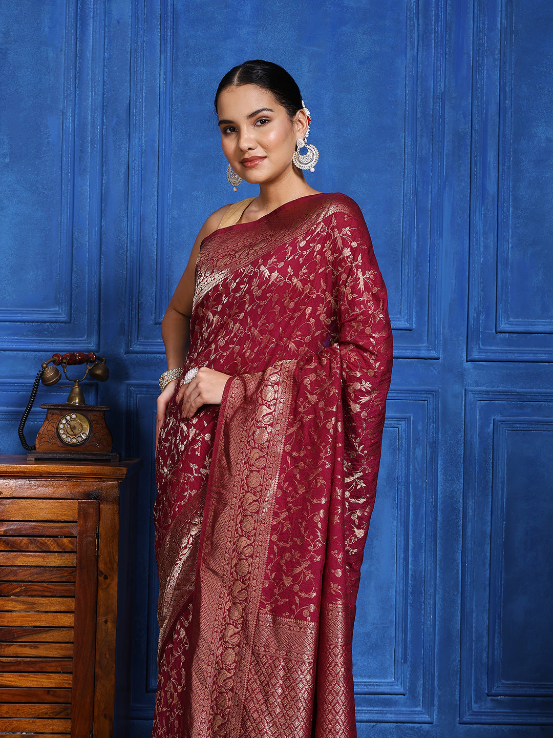 Zaari Jaal Crepe Saree