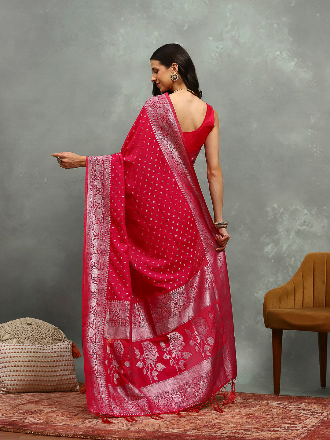 Zaari Jaal Crepe Saree