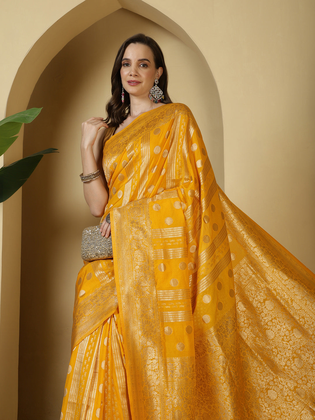 Zaari Jaal Crepe Saree