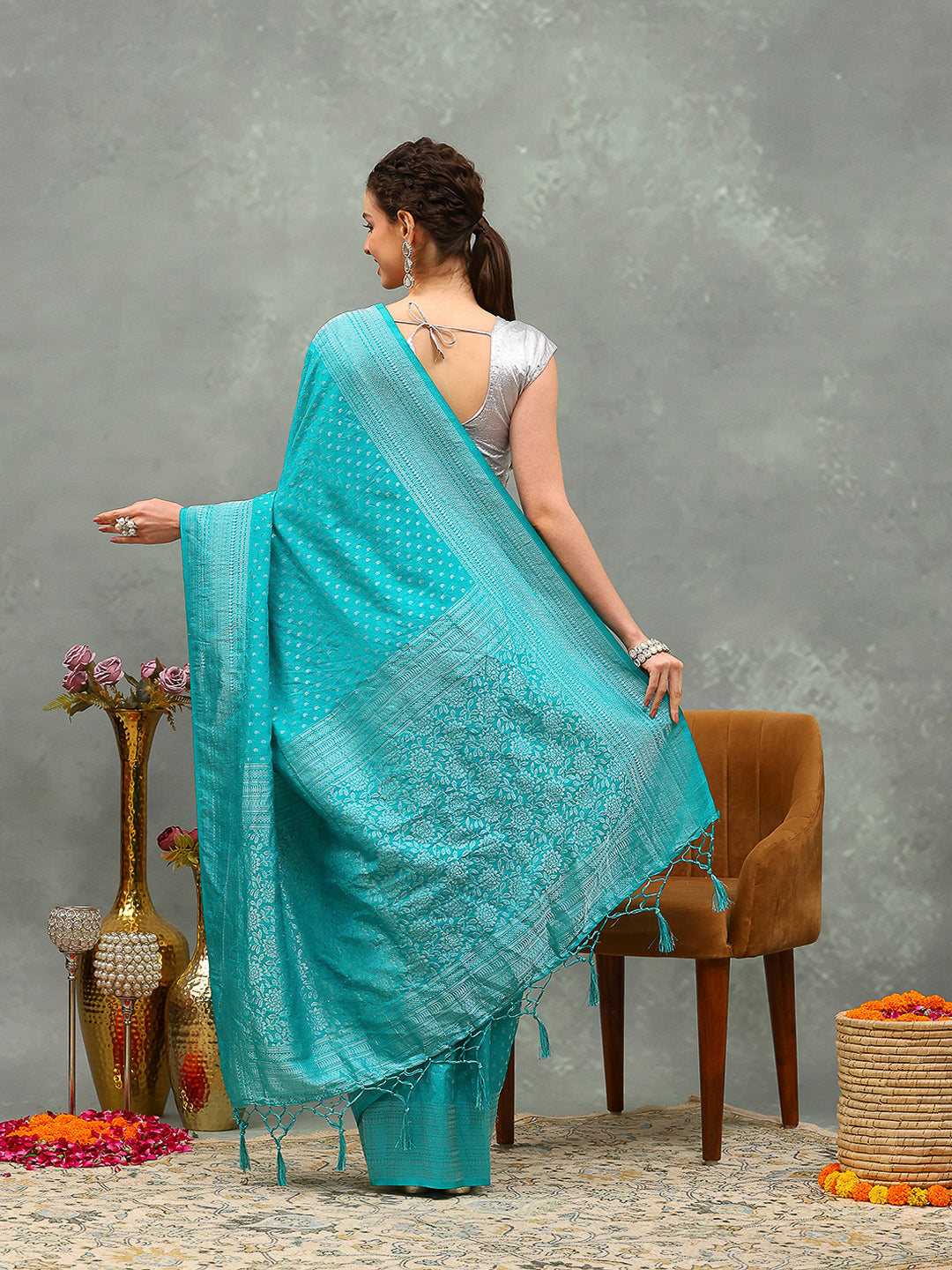 Zaari Jaal Crepe Saree