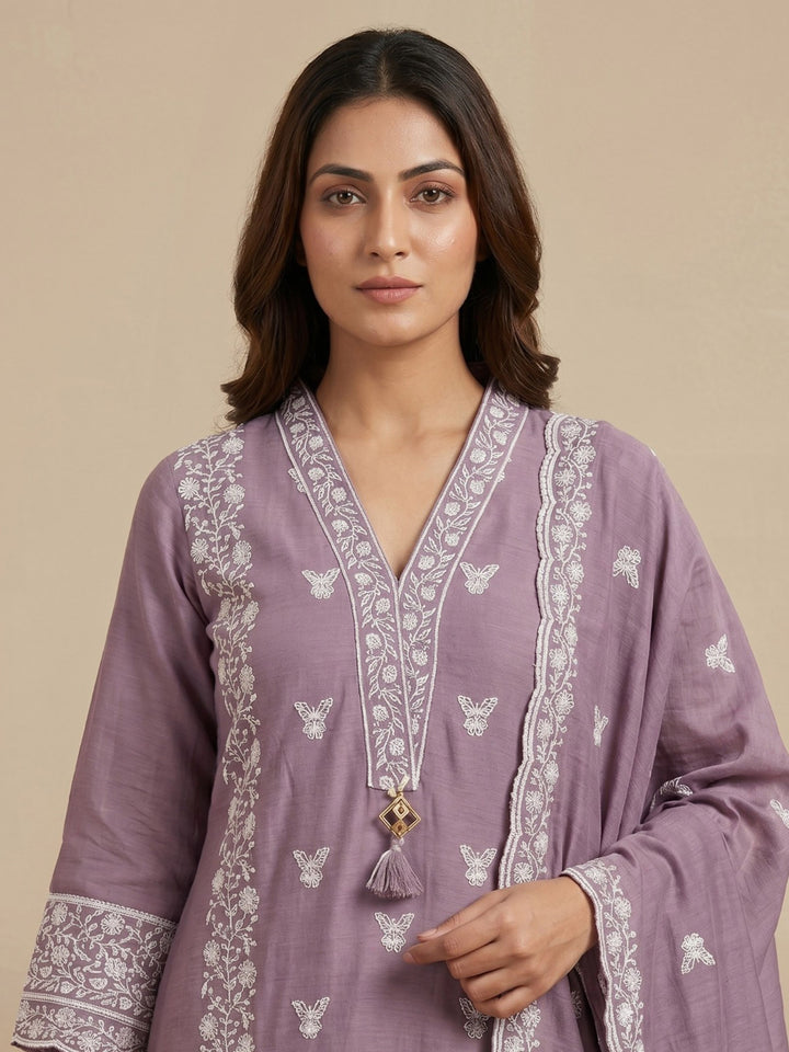 Lavender Embroidered Cotton Blend Straight Round Neck Suit Set