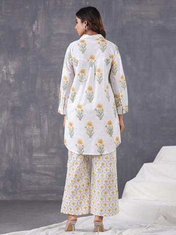 Floral Printed Cotton Blend  Kurta With Pants