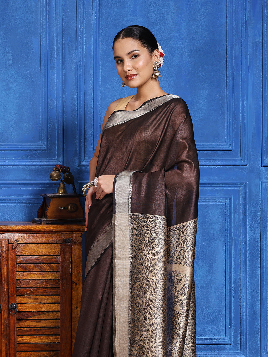 Zaari Jaal Tussar Saree