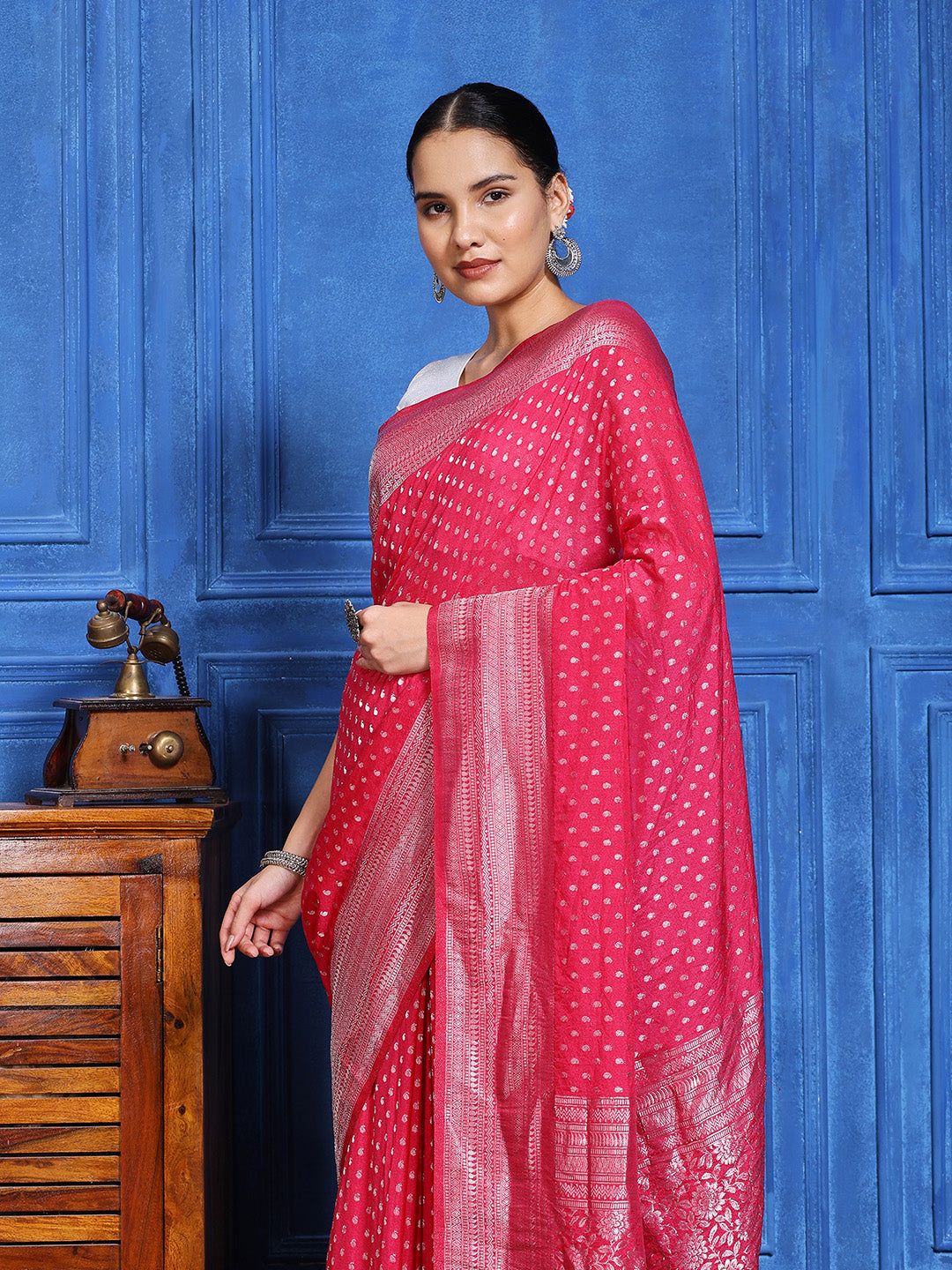 Zaari Jaal Crepe Saree