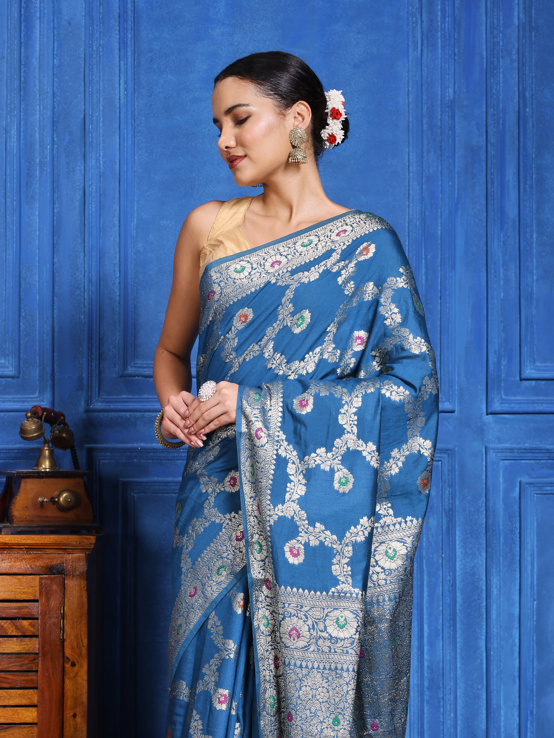 Zari Border Booti Cotton Blend Woven Saree
