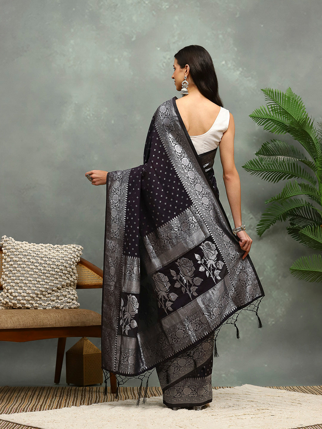 Zaari Jaal Crepe Saree