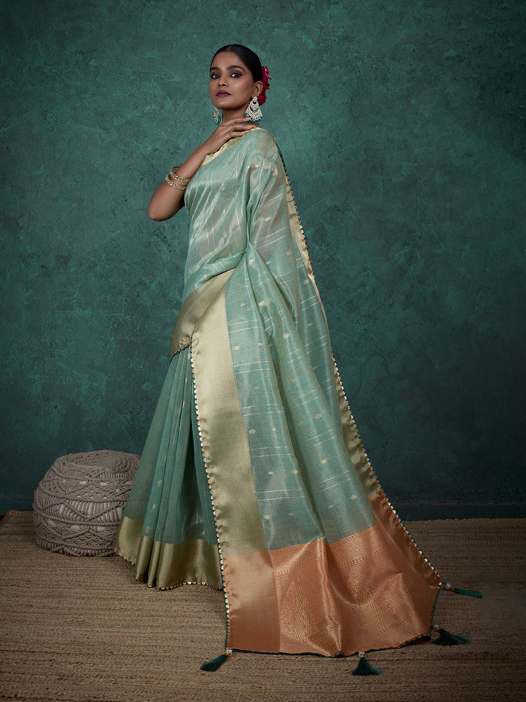 Woven Booti Art silk Saree