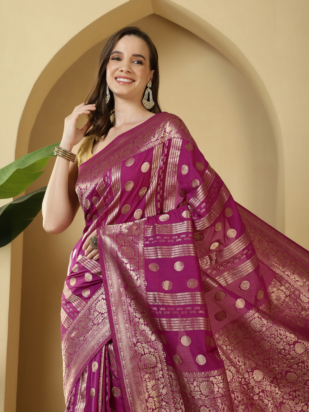 Zaari Jaal Crepe Saree
