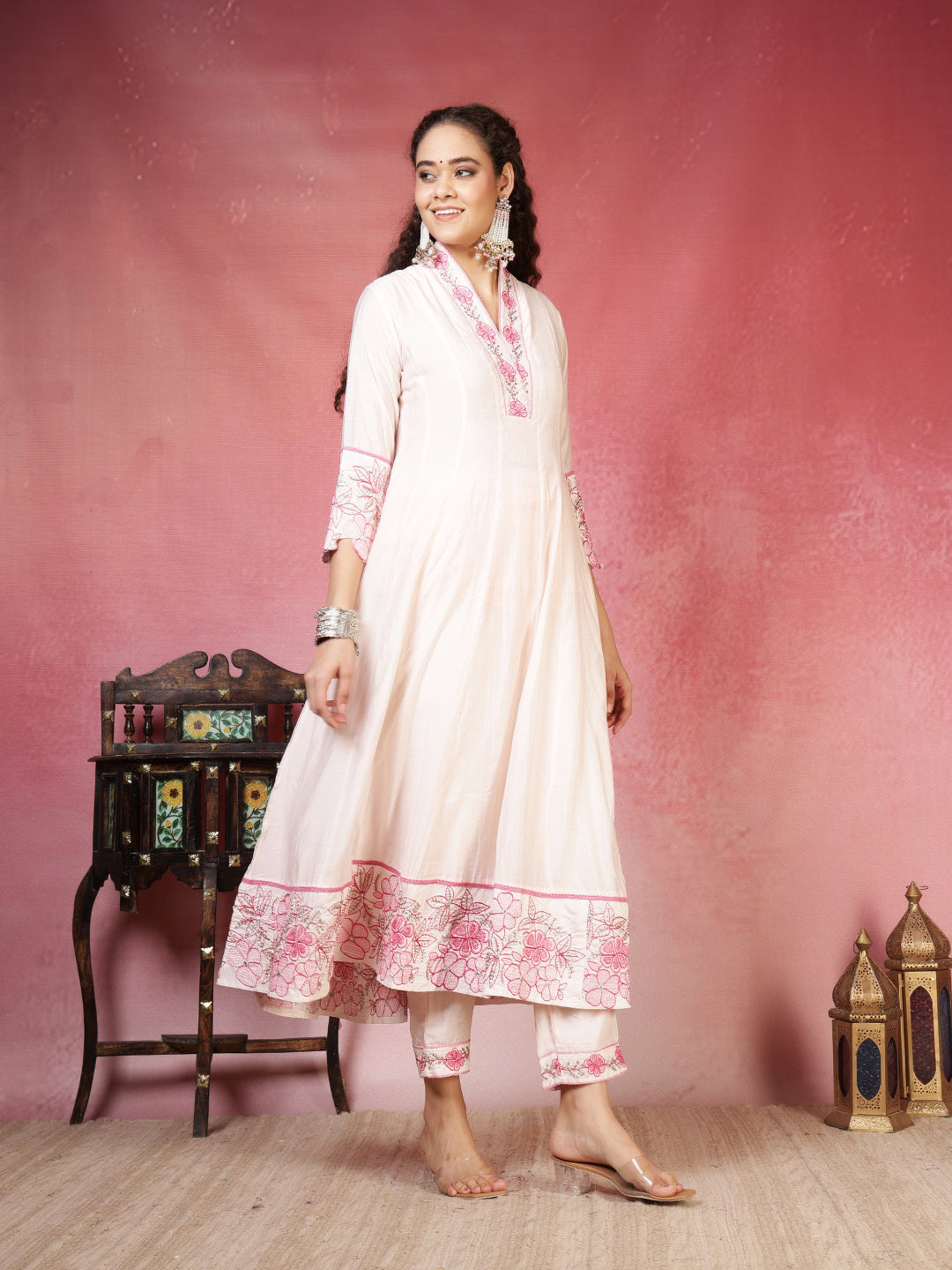Embroidered Chanderi Kurta With Pant &amp; Dupatta