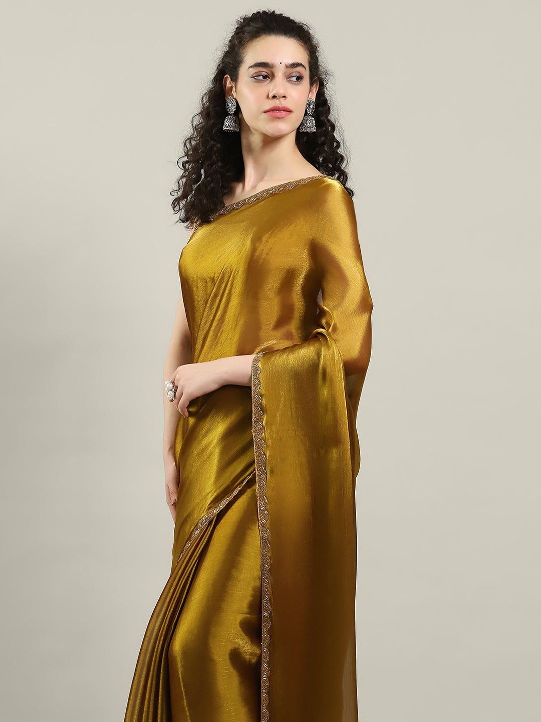 Plain Art slik Saree