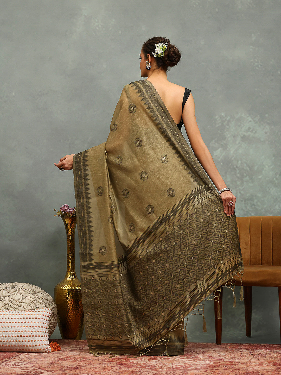 Resham Booti Woven Cotton Saree