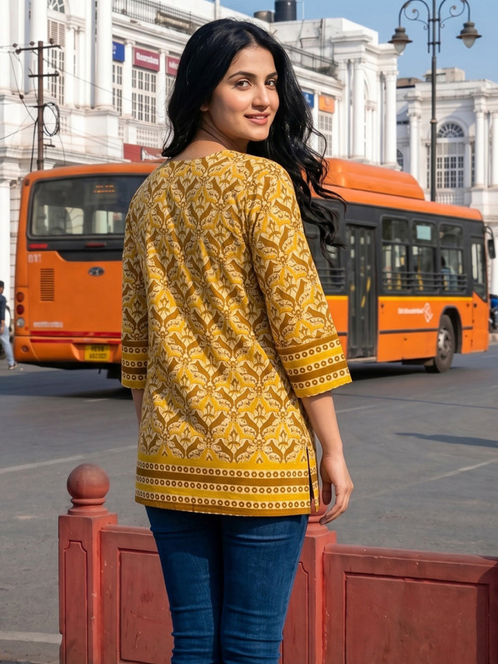 Yellow Embroidered Cotton Blend Straight Round Neck Suit Set