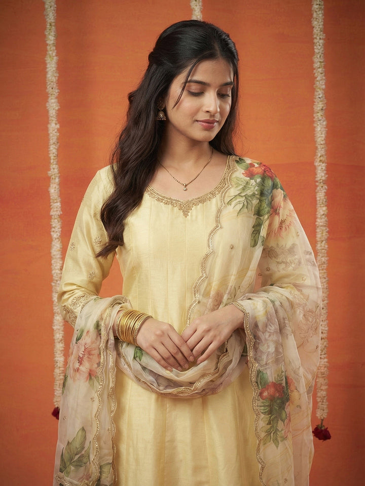Embroidered Chinon Kurta With Pant &amp; Dupatta