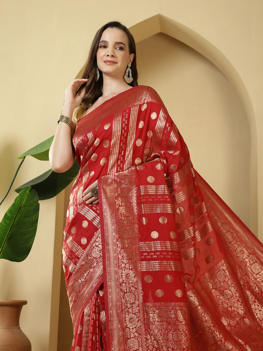 Zaari Jaal Crepe Saree