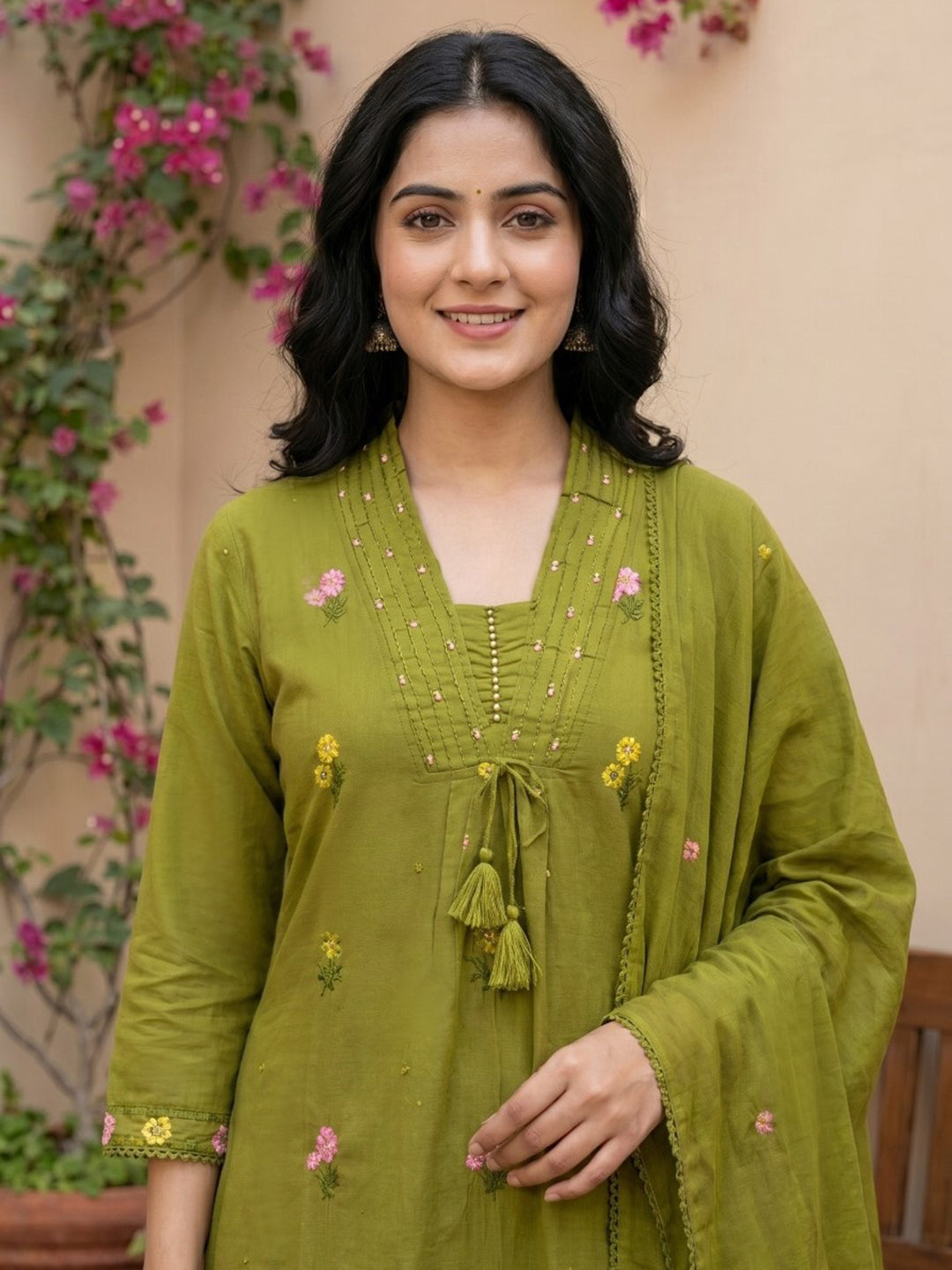 Green Embroidered Cotton Blend Straight Round Neck Suit Set