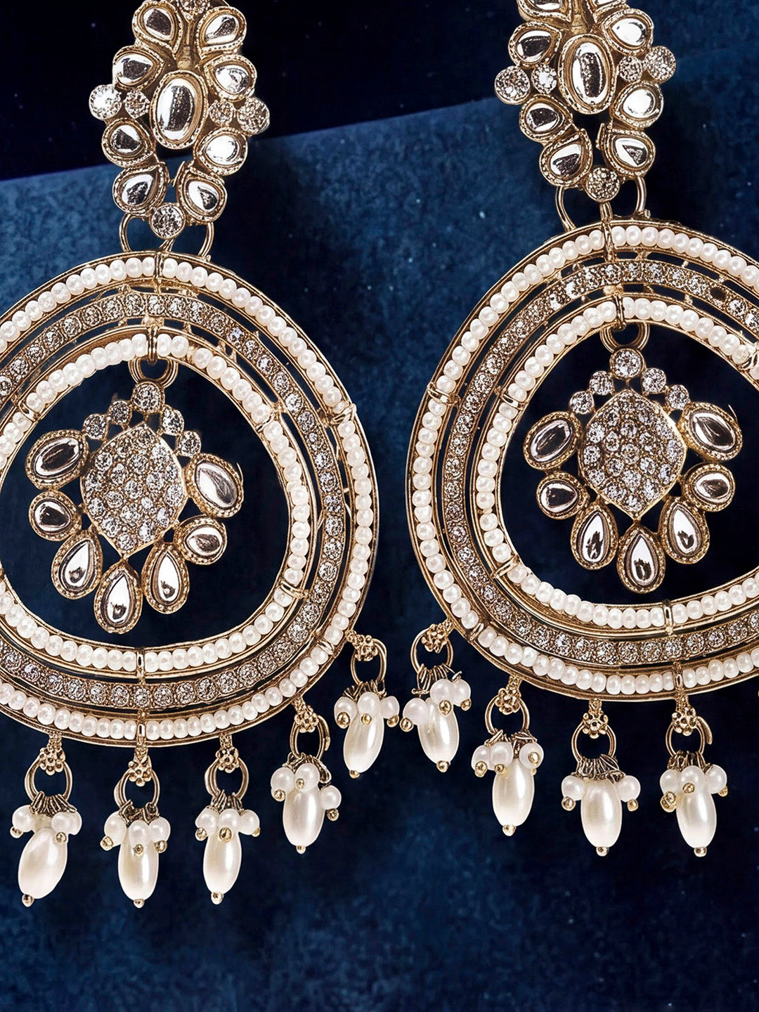 Gold White Jewellery Pair