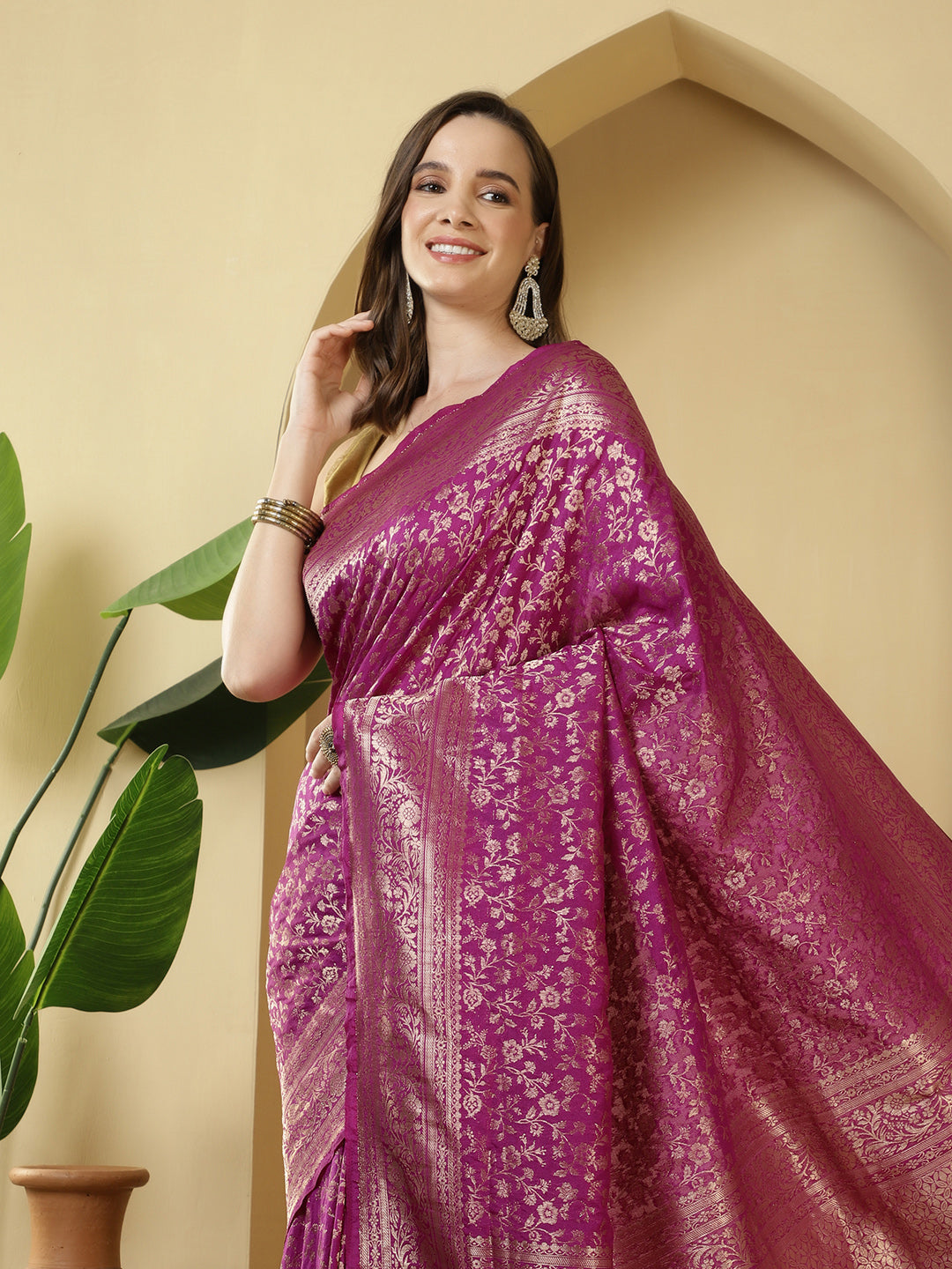 Zaari Jaal Crepe Saree