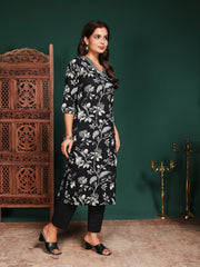 Digital Printed Cotton Blend Kurta With Pant & Dupatta