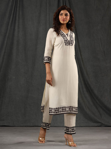 Neck Embroidered Muslin Kurta With Pants