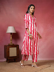 Printed Cotton Blend Kurta With Pants