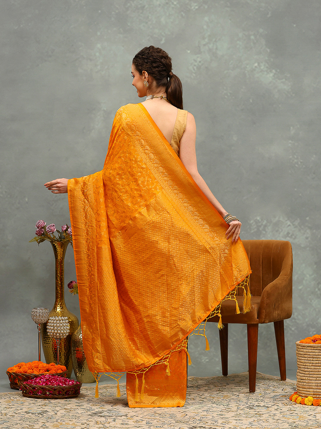 Zaari Jaal Crepe Saree