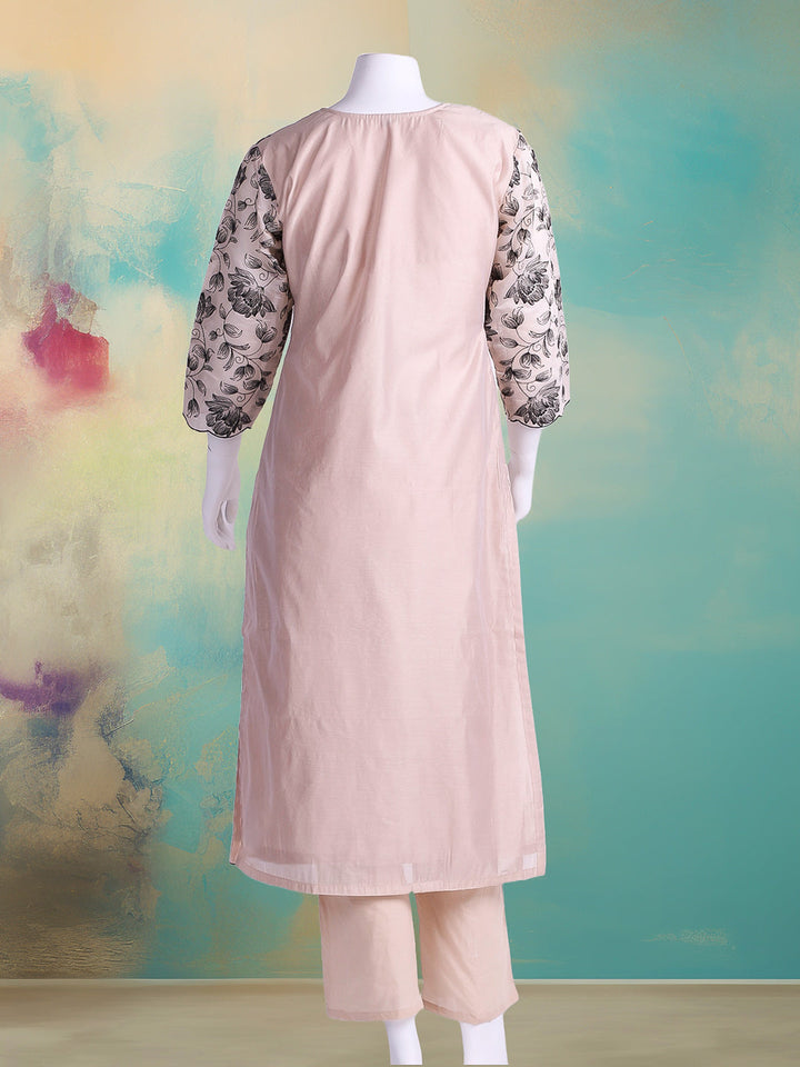 Embroidered Chanderi Kurta With Pant &amp; Dupatta