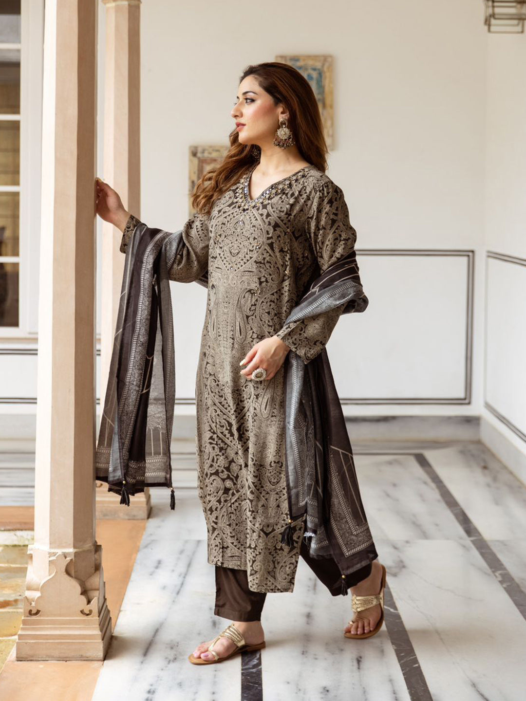 Embroidered Muslin Kurta With Pant &amp; Dupatta