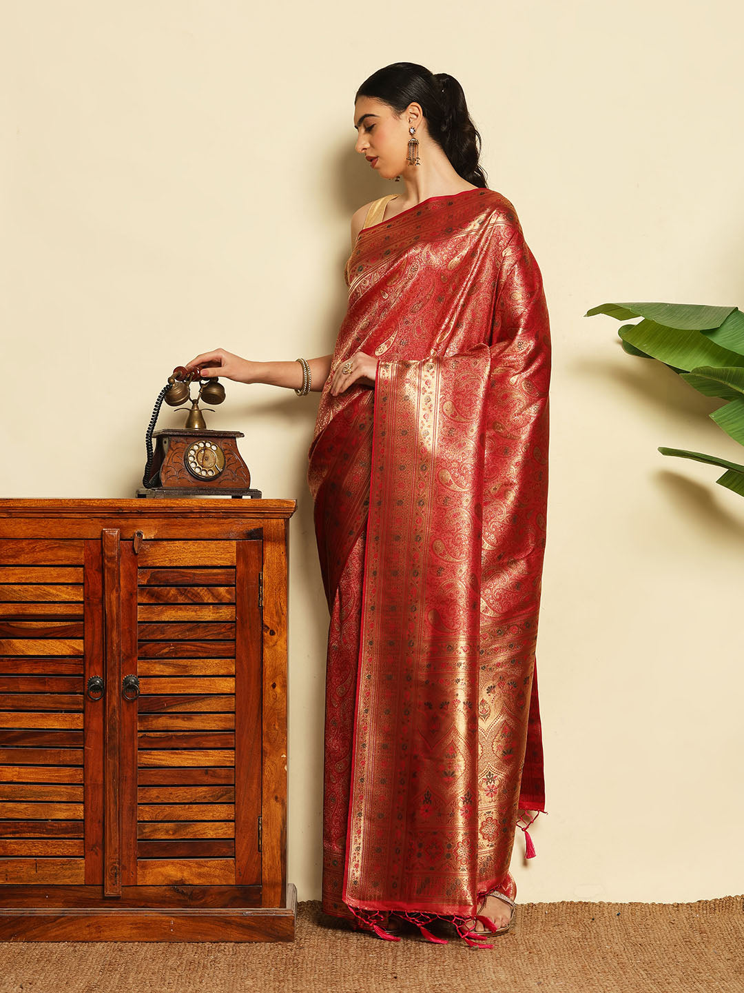 Paisley Woven Design Art Silk Saree