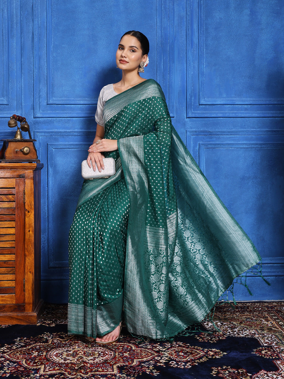 Zaari Jaal Crepe Saree