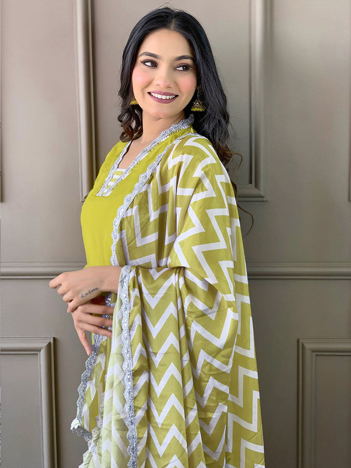 Resham Zari Embroidered Handloom Kurta With Pant &amp; Dupatta