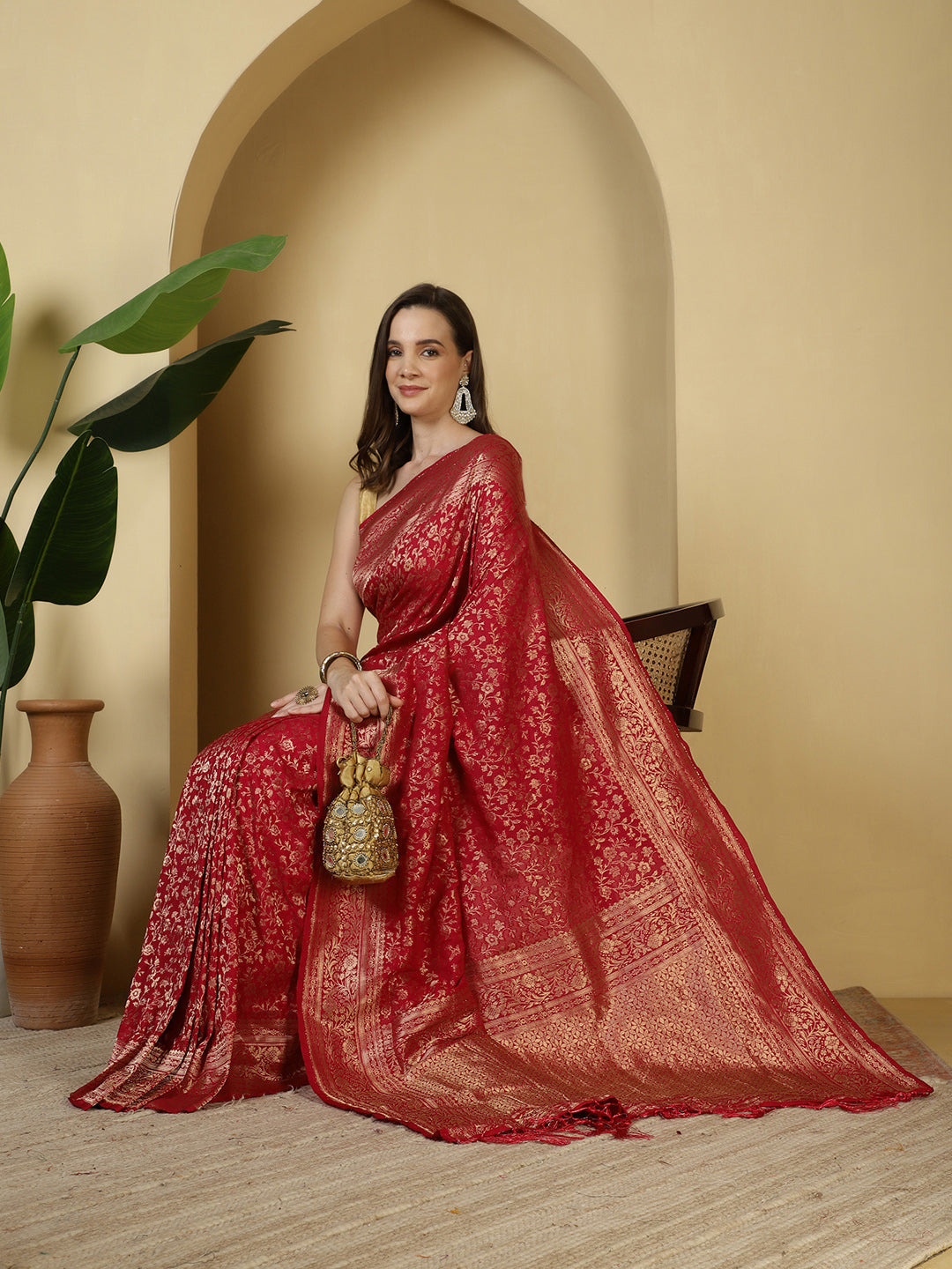 Zaari Jaal Crepe Saree
