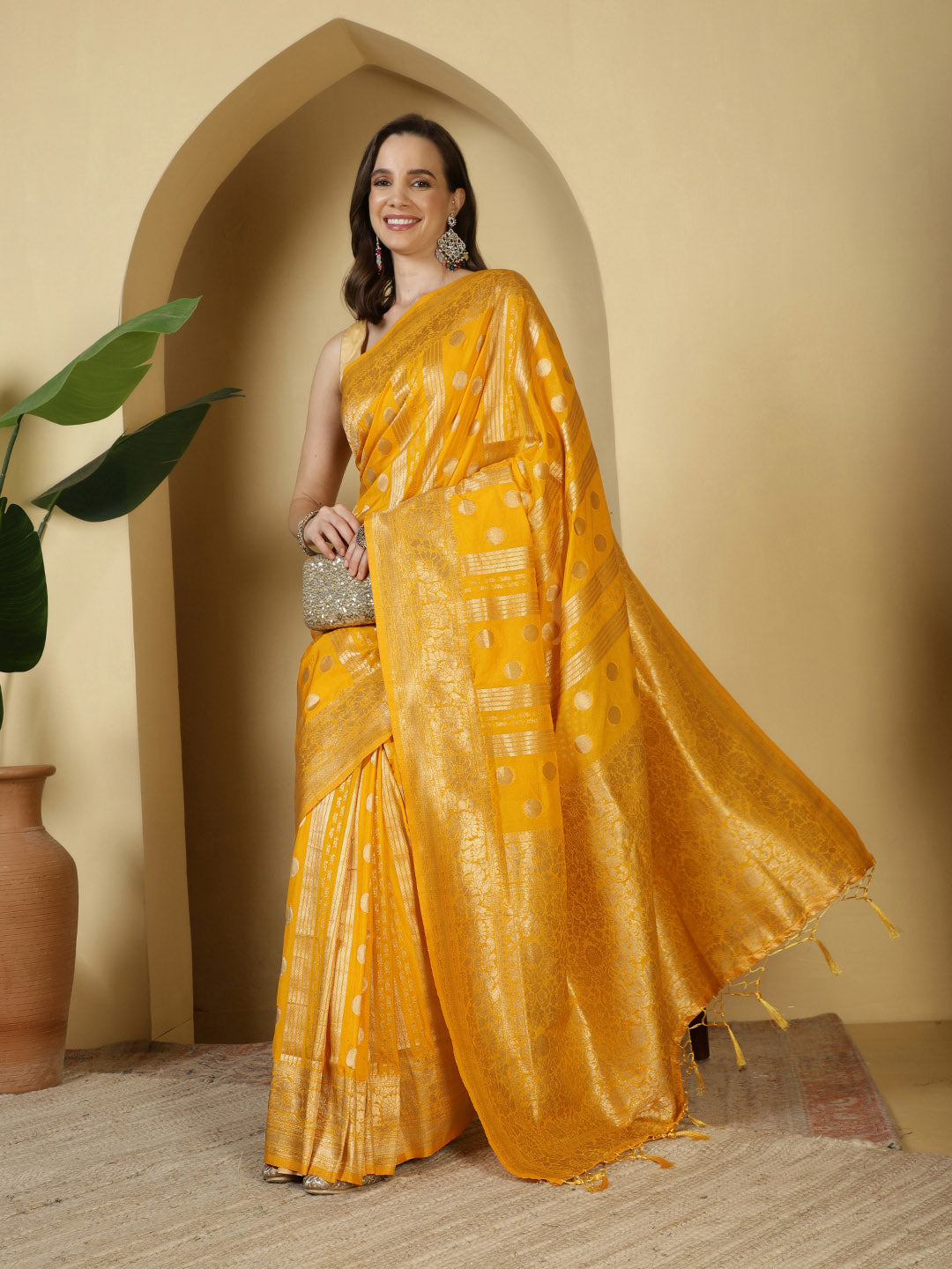 Zaari Jaal Crepe Saree