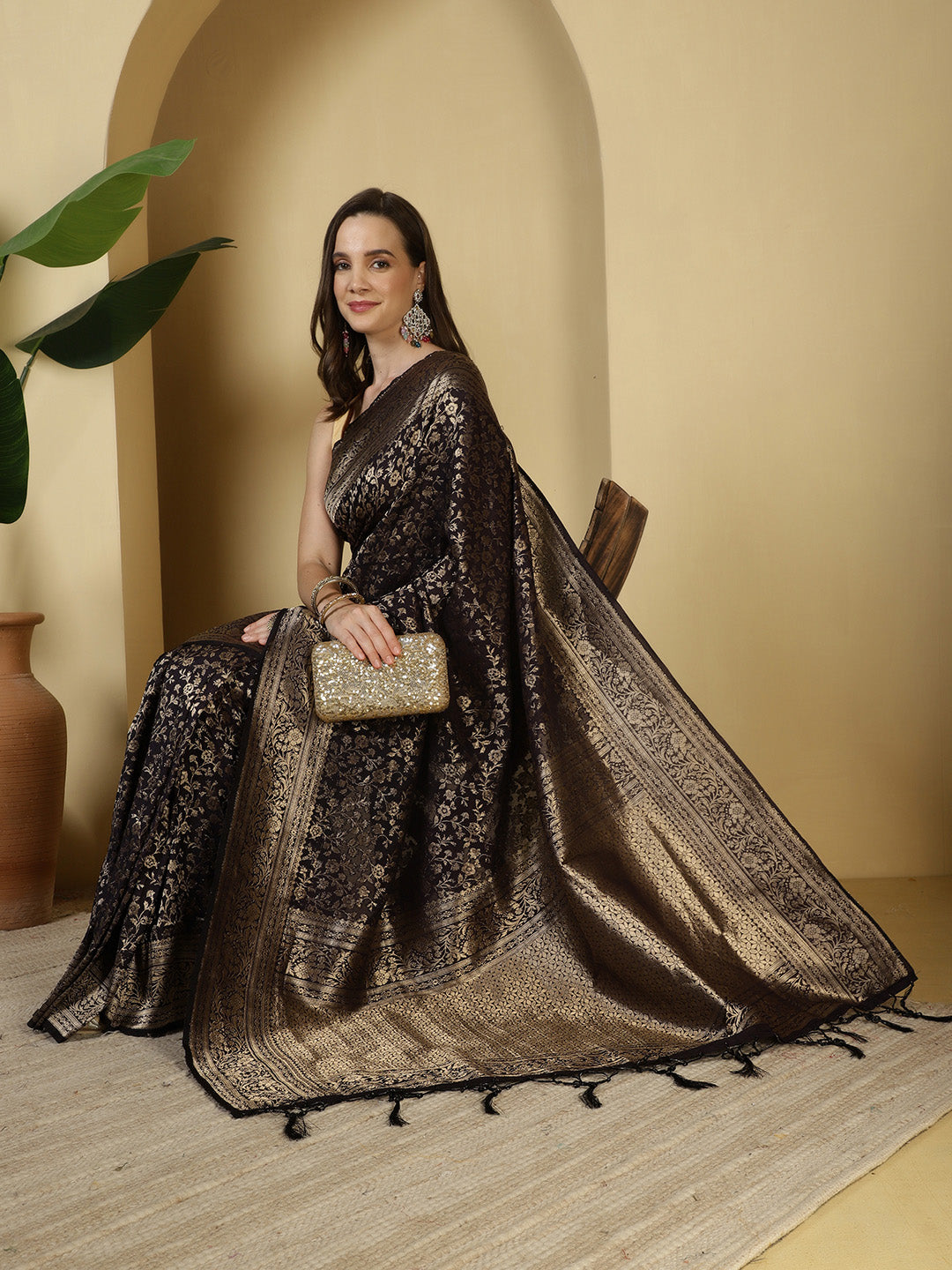 Zaari Jaal Crepe Saree