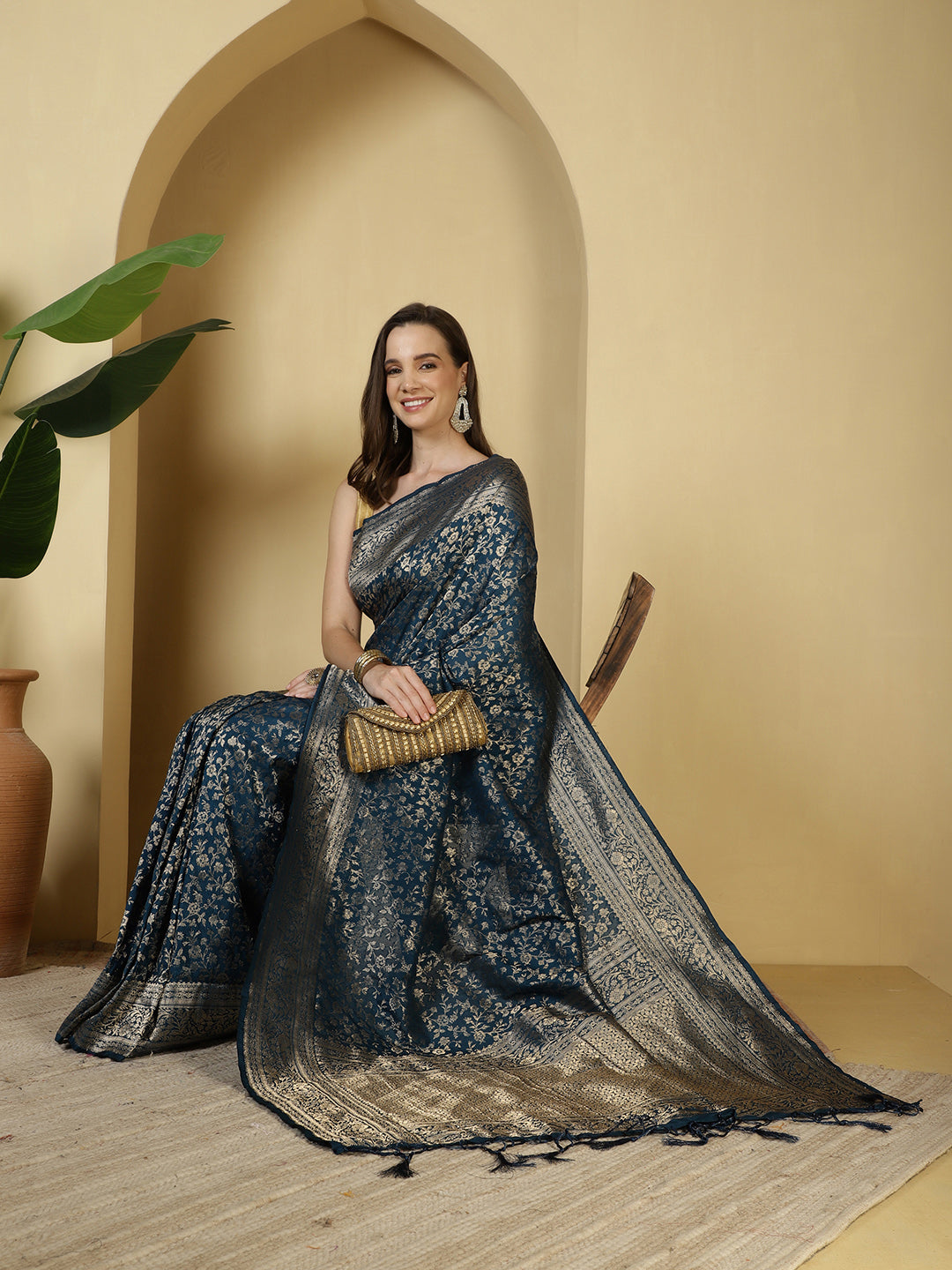 Zaari Jaal Crepe Saree