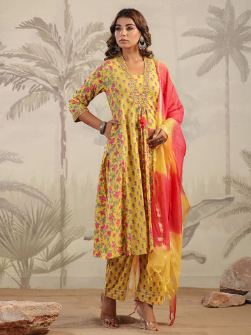 Digital Floral Printed Cotton Blend Kurta With Pants & Dupatta